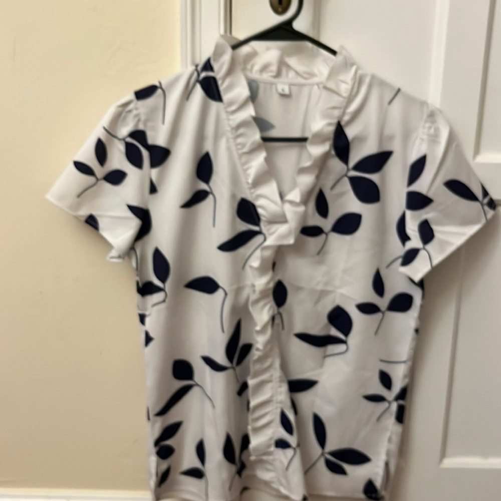 Small silky kimono style leaf pattern blouse